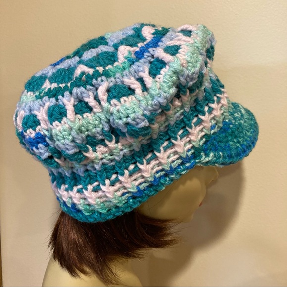 Ocean waves colors, hand knit, BoHo style, cap, with peaked visor, 4 season hat - Picture 4 of 9
